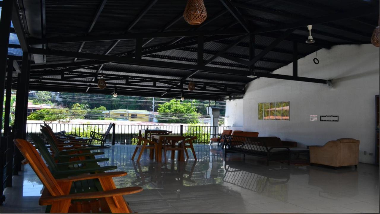 Wide Mouth Frog Quepos Hostel Manuel Antonio Luaran gambar